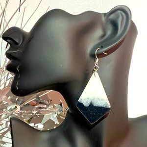 SJB handmade black white dangling resin earrings silver fish hook rubber back